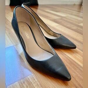 Enzo Angioloni women’s black leather pointed heels